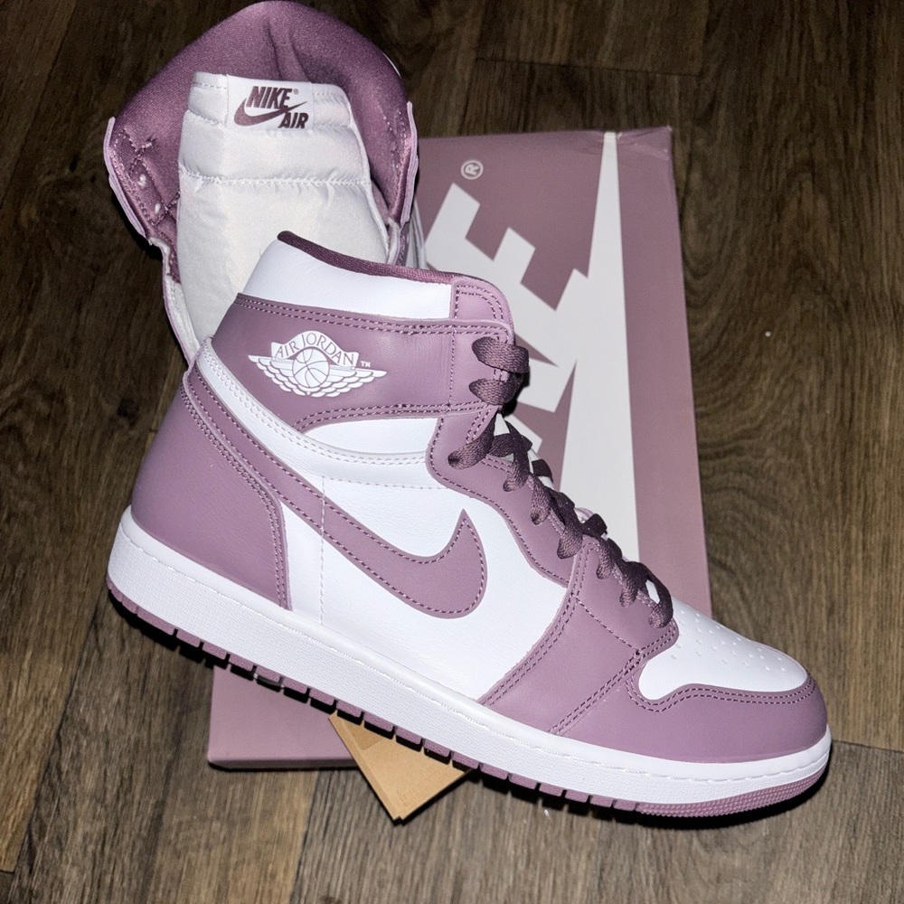 Size - 10.5 Air Jordan 1 Retro High OG White/Sky/Mauve DZ5485 105 - Picture 5 of 8